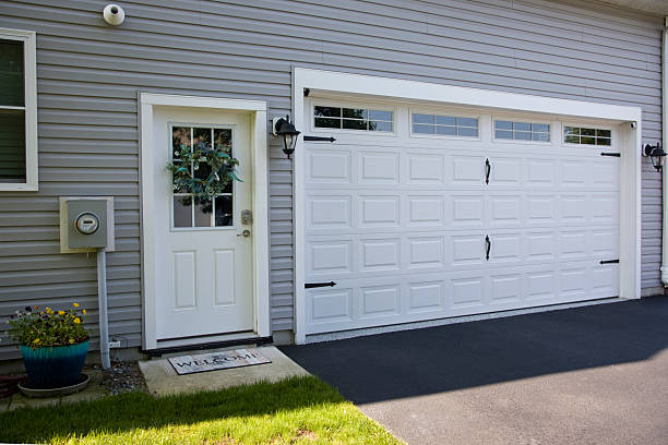 24/7 Emergency Garage Door Panel Replacement experts in Albion, NY